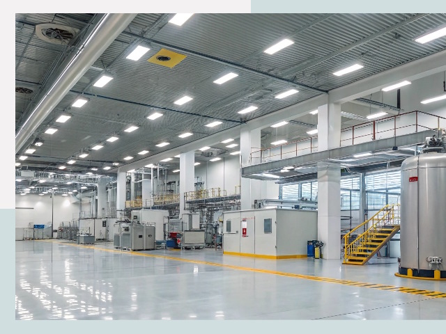 Освещение ангаров в Красноярске от 610 руб. - Эффективные решения